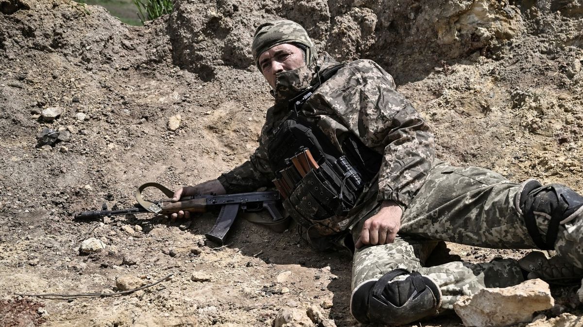 Fotky od linie bojů: Intenzita ruských operací v Donbasu roste